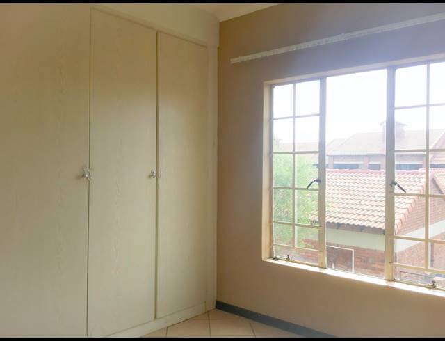 2 BEDROOM APARTMENT TO LET IN MOOIKLOOF RIDGE